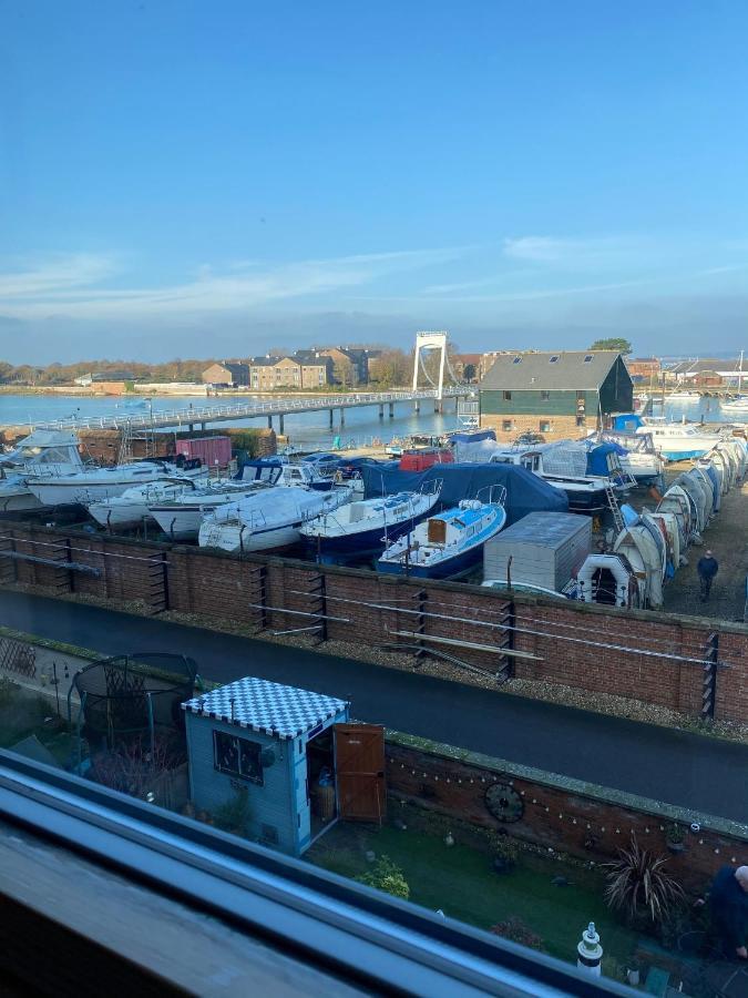 Stunning Marina Apartment Gosport Portsmouth Eksteriør billede