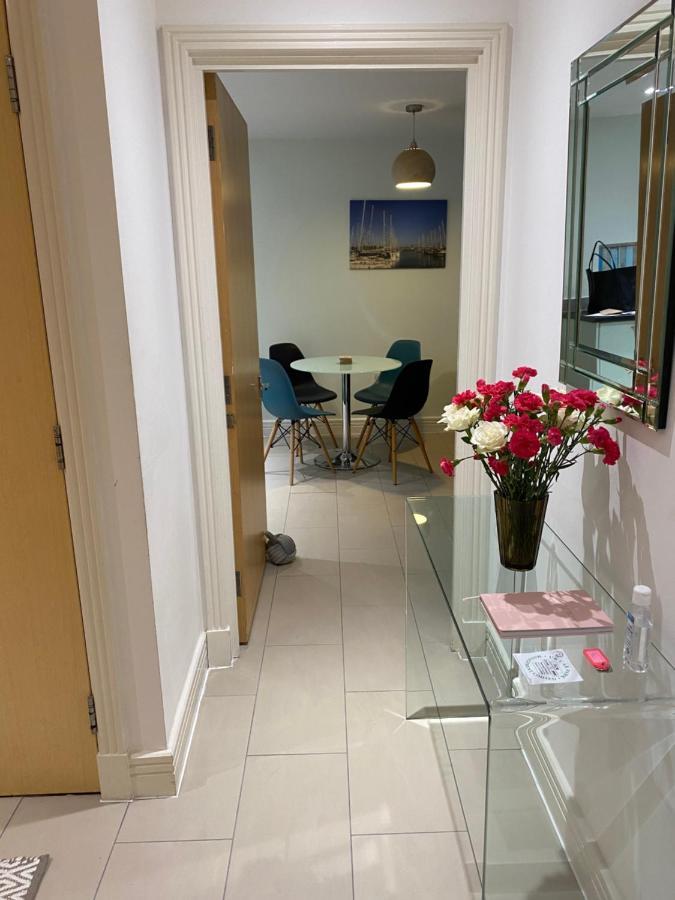 Stunning Marina Apartment Gosport Portsmouth Eksteriør billede