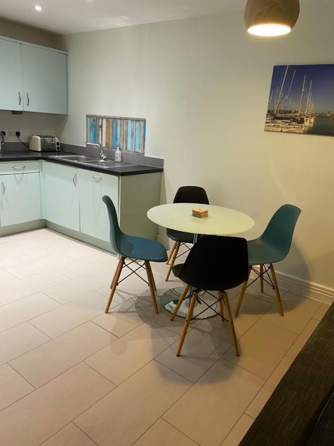 Stunning Marina Apartment Gosport Portsmouth Eksteriør billede