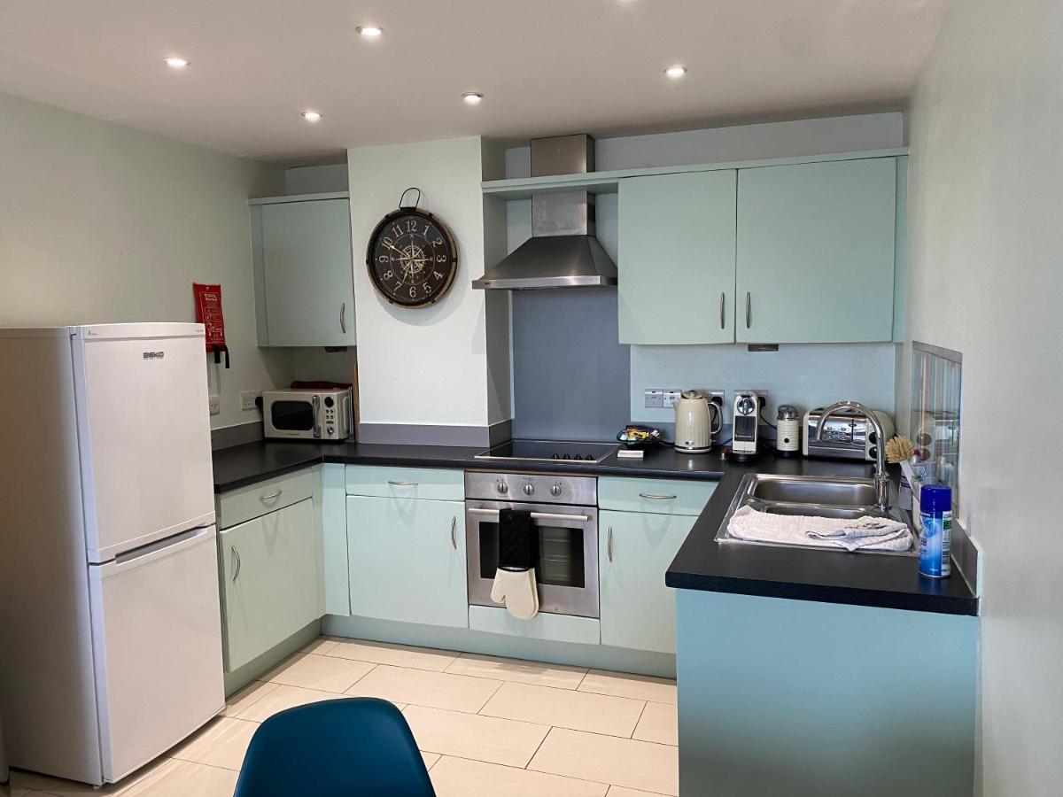 Stunning Marina Apartment Gosport Portsmouth Eksteriør billede