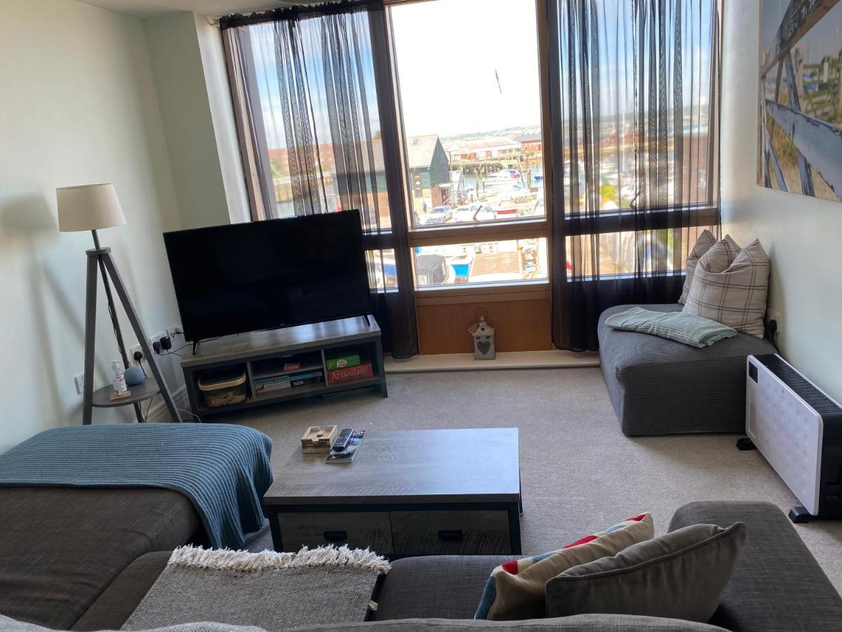 Stunning Marina Apartment Gosport Portsmouth Eksteriør billede