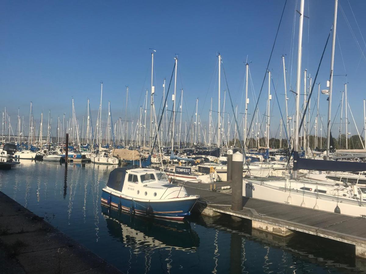 Stunning Marina Apartment Gosport Portsmouth Eksteriør billede